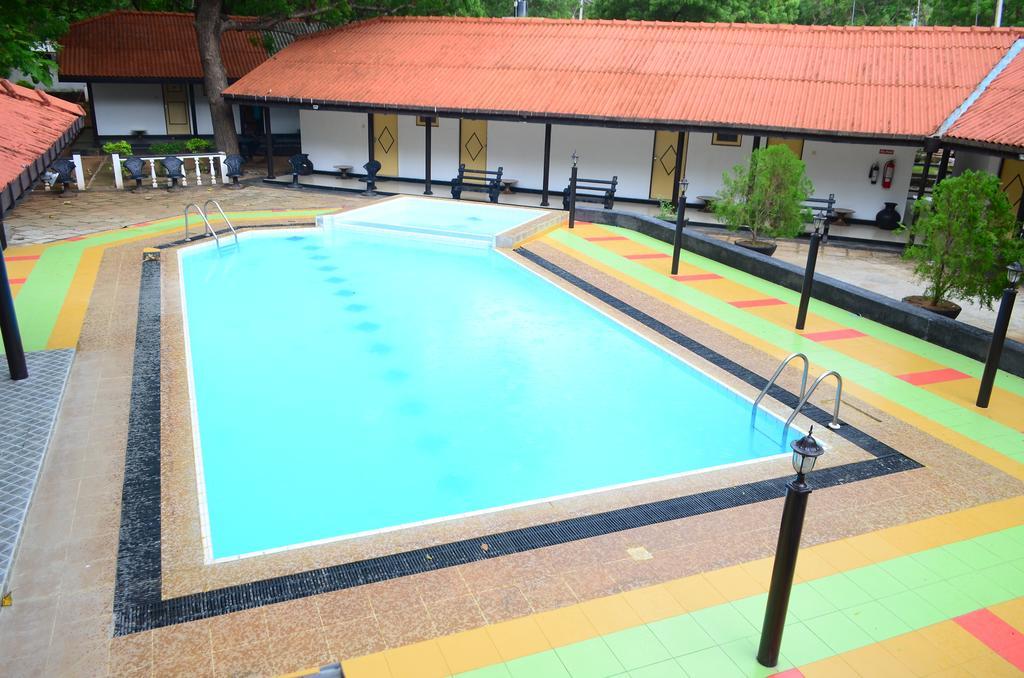 Jayasinghe Holiday Resort Катарагама Екстер'єр фото